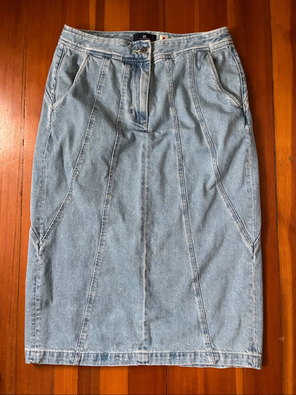 New $225 Levi's Blue Tab seamed skirt size M - washed but never worn! Stunning!